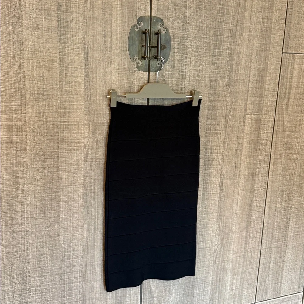 BCBGMaxAzria Black‎ Midi Skirt